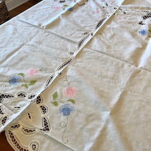 Battenberg Lace Tablecloth - Round Appliqué Tablecloth - 84” Round - 12 Napkins - People’s Republic of China - Vintage Tablecloth - Large