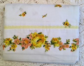 Vintage Bed Sheet - Tastemaker Mohawk Full Flat Sheet - No Iron Muslin - Yellow Flowers - 1970s Bedding - NOS New - Northampton Pattern