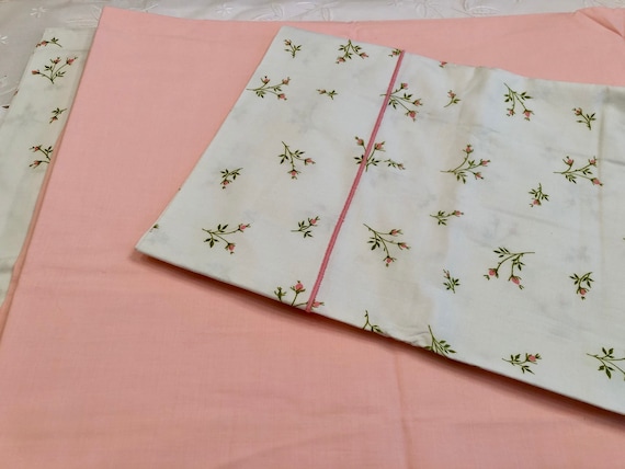 New Reversible Vintage Springmaid Jay Yang Pillowcases- Colorful Bouquets 1980s Bedding Vintage Bedding Percale Bouquet Pillowcases