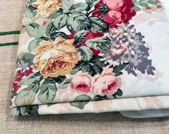 Vintage Bed Sheet - Cannon Twin Fitted  - Roses and Leaves - Rose Bouquets - Two Available -Traditional Cottage Romantic Style