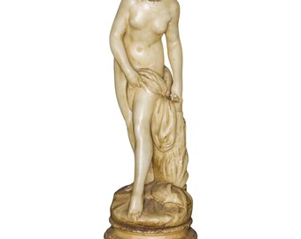 Early 19th Century “La Baigneuse” Marble Headless Sculpture of Venus