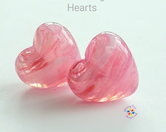 Perles de coeur en verre travaillées au chalumeau faites main, filigrano rose milkshake Une seule perle ou une paire