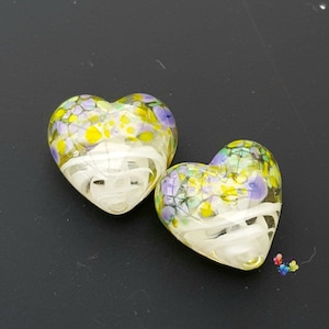 Lampwork Beads Glass Beads Crocus White Ribbon Heart Pair Small