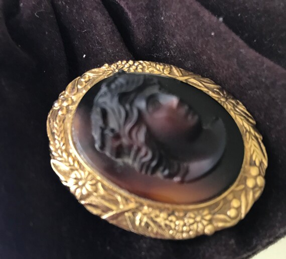 Vintage Antique Gold and Rootbeer Brown Cameo Pin - image 4