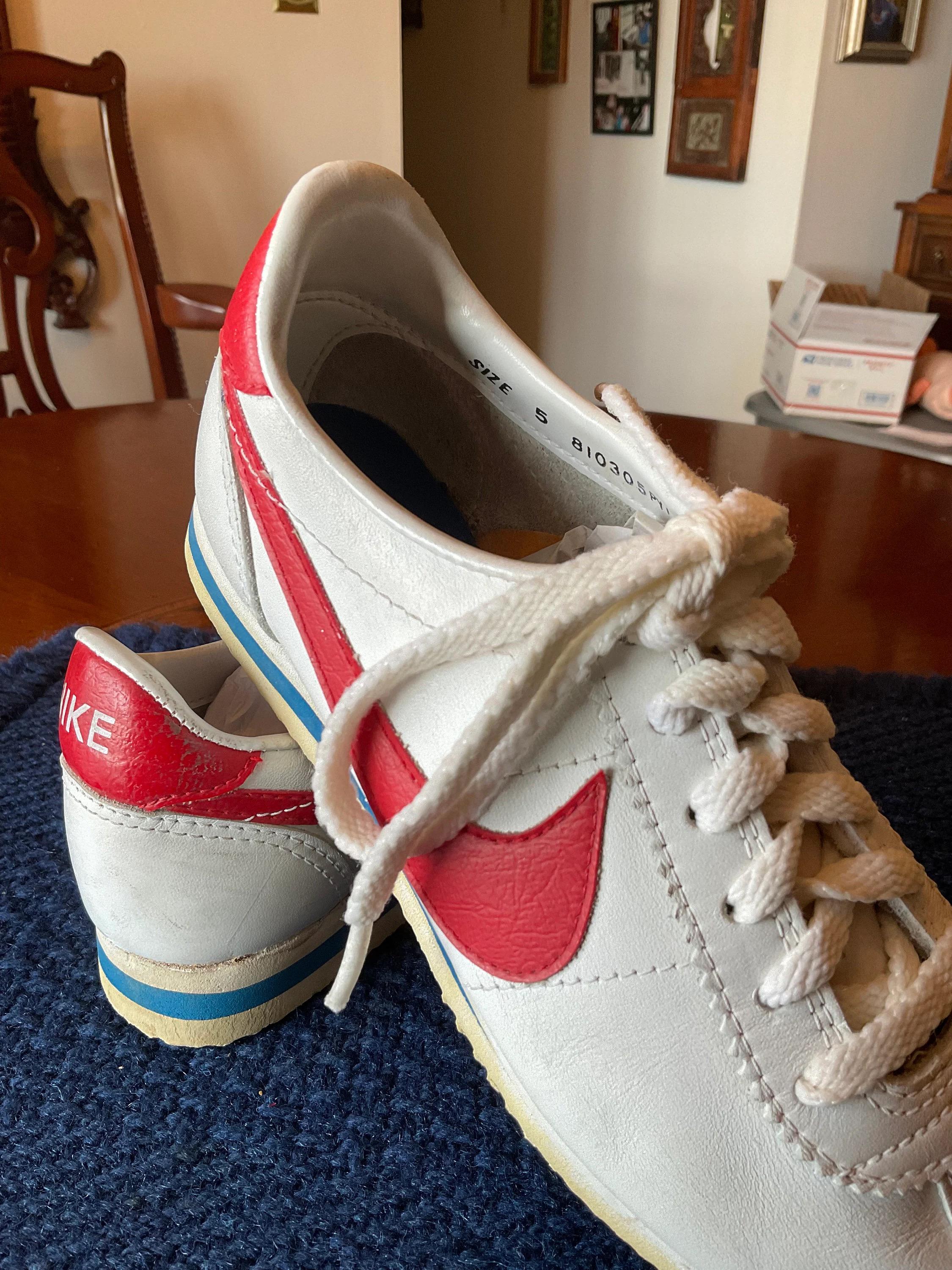 Red white and blue nikes womens deals