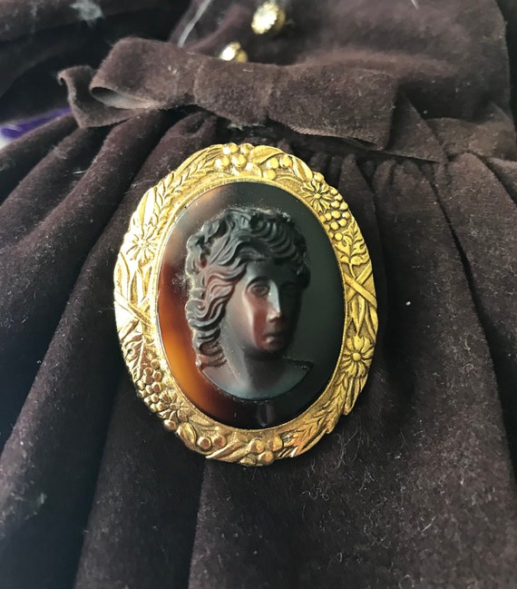Vintage Antique Gold and Rootbeer Brown Cameo Pin - image 3