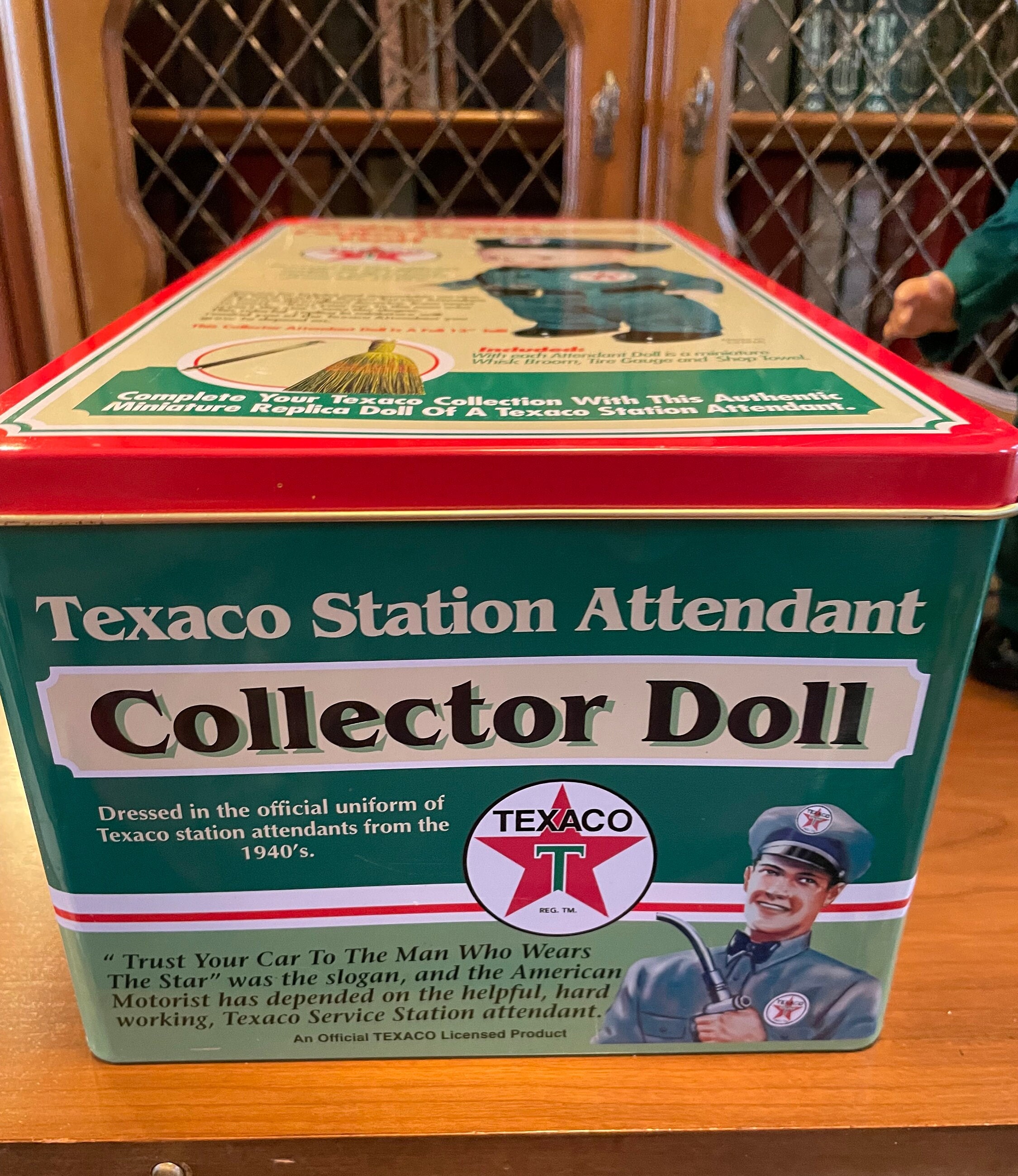 TEXACO OIL CO. STATION ATTENDANT BUDDY LEE 13