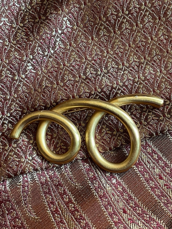 Vintage Anne Klein Matte Gold Swirl Pin