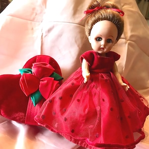 1950&#39;s Red Dress Cosmopolitan Vinyl Doll