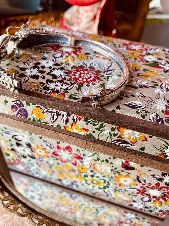 Sterling Silver Ruby and Jade Dragon Bracelet - image 13