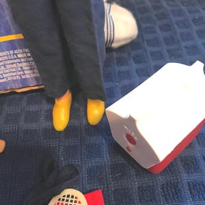 Vintage 1992 Barbie &quot;Igloo Cooler&quot;, Mattel Company.