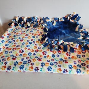 Fleece Tie Blanket---Rainbow Paw Prints
