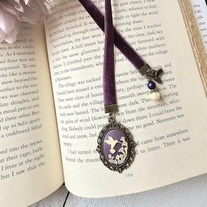 Hummingbird Cameo Bookmark, Vintage Style Velvet Bookmarker, Victorian Style Reader Gift