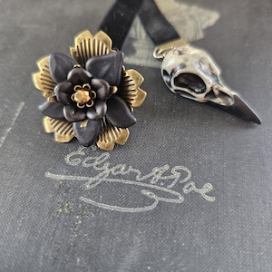 Raven Skull Bookmark with Elegant Flower Bauble Charm - Gothic Inspired Reading Accessory