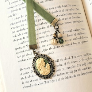 Cameo Bookmark, Vintage Style Velvet Bookmarker, Victorian Style Reader Gift