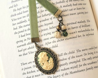 Cameo Bookmark, Vintage Style Velvet Bookmarker, Victorian Style Reader Gift