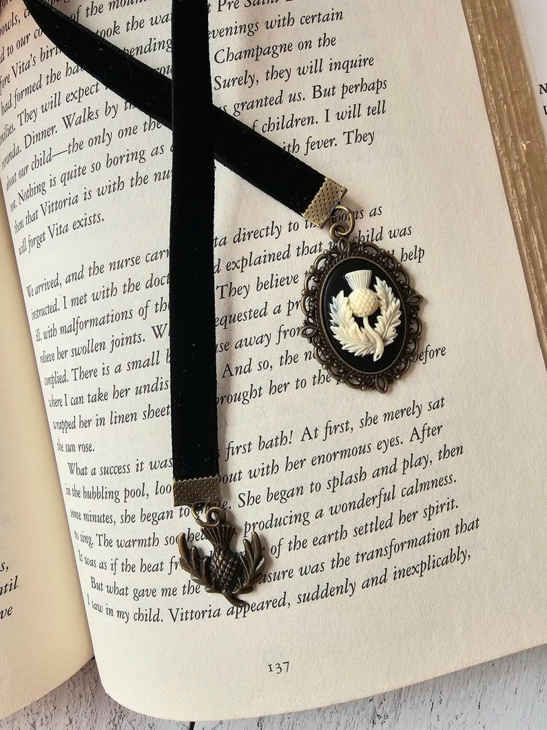 Scottish Thistle Velvet Bookmark in Bronze, Vintage Style Cameo Bookmark, Book Gift for Her, Mother Gift Bild 1