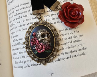 Gothic Painted Skull Bookmark, Black or Red Velvet Bookmarker, 2024-04