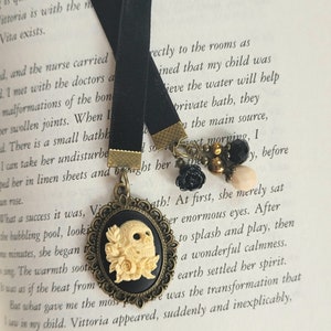 Small Gothic Skull Bookmark, Black Velvet Bookmarker, Skull and Roses, Halloween Reader Gift, Goth Bookmark, Teacher Gift,