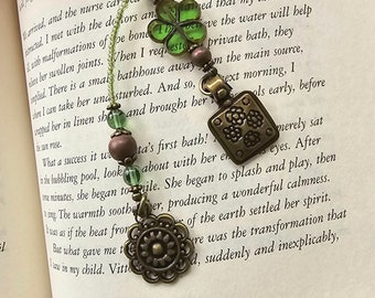 Unique Reader Gift, Beaded Bookmark with Flower Nature Theme