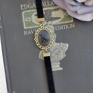 Small Size Dark and Elegant Elastic Velvet Ribbon Bookmark with Black Raven Cameo