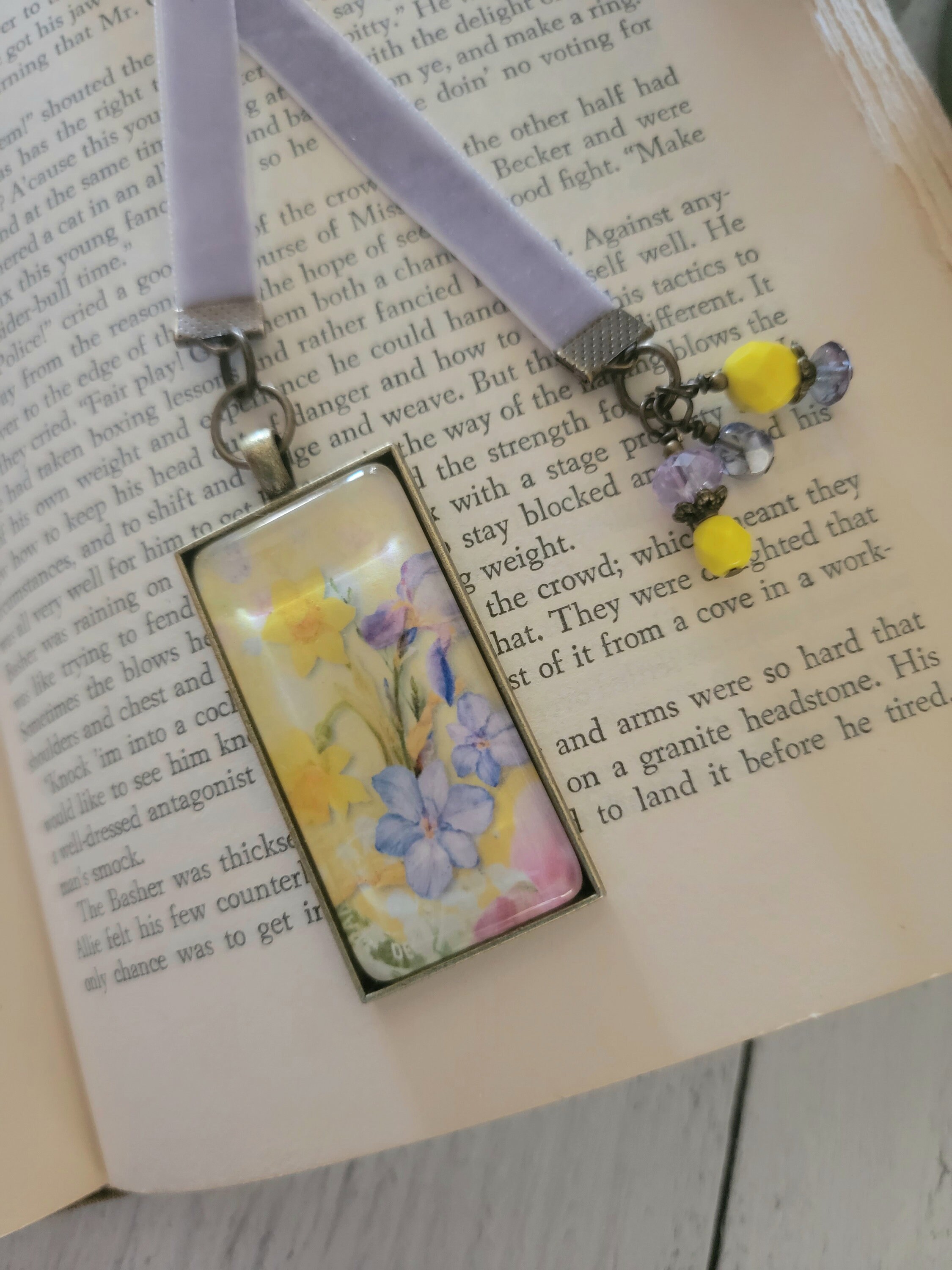 Original Bookmark for Reader Representing a Daffodil Flower 