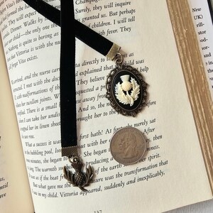 Scottish Thistle Velvet Bookmark in Bronze, Vintage Style Cameo Bookmark, Book Gift for Her, Mother Gift Bild 4