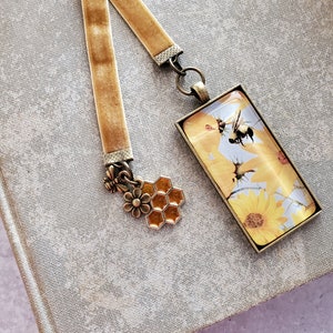 Sunflower and Bee Velvet Ribbon Bookmark, Honeycomb Charm, Gift for Her,, Teacher Gift,, Mother Gift image 1