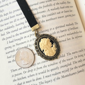 Marcapáginas con camafeo, marcapáginas de terciopelo de estilo vintage, regalo para lectores de estilo victoriano. imagen 3