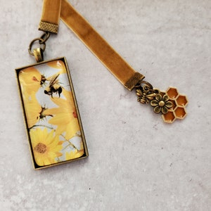 Sunflower and Bee Velvet Ribbon Bookmark, Honeycomb Charm, Gift for Her,, Teacher Gift,, Mother Gift image 2