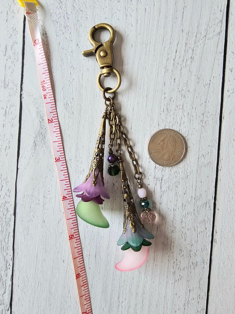 Flower Bag Charm, Vintage Style Purse Zipper Pull, Hand Detailed Floral and Beaded Bag Accessory 画像 5