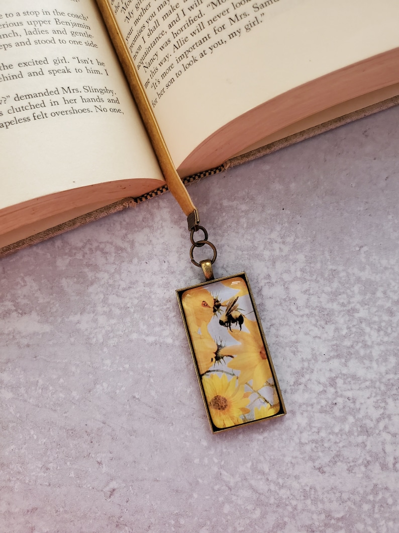 Sunflower and Bee Velvet Ribbon Bookmark, Honeycomb Charm, Gift for Her,, Teacher Gift,, Mother Gift image 3