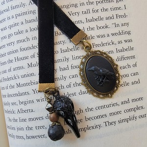 Raven Cameo Bookmark,  Small Version, Gothic Crow Bookmark, Horror Lover Or Reader Gift