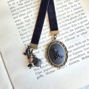 Raven Cameo Bookmark,  Small Version, Gothic Crow Bookmark, Horror Lover Or Reader Gift