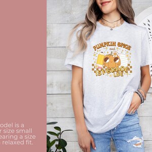 First Grade Fall Pumpkin Teacher Shirt, 1st Grade Team Shirt, Pumpkin Spice and First Grade Life, Groovy Teacher Shirt, Retro Teacher Tee, bild 2