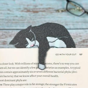 Adorable Gray and White Tuxedo Cat Bookmark - The Perfect Gift for Book Lovers, Students, and Cat Parents - Flexible Paperclip Design