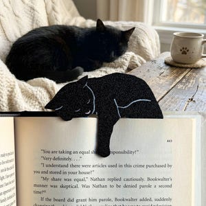 Black Cat Bookmark - Adorable Pink Toe Beans - Cat Themed Gifts - Book Lover Gift for Pet Parents - Book Nook & Bookshelf Decor