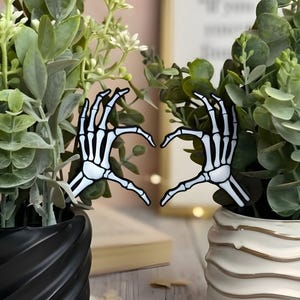 Skeleton Heart Hands Plant Stakes - Gothic Couple or Self Love Gift - Romantic Plant Decor for Anniversaries, Weddings and Valentine’s Day