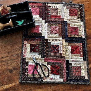 Small Quilt PATTERN - Easy Log Cabin Doll Quilt