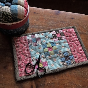 Teeny Tiny Nine-Patch Mug Quilt Pattern
