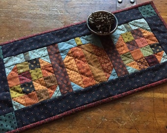 Mini Quilt Halloween Pattern - Three Little Pumpkins