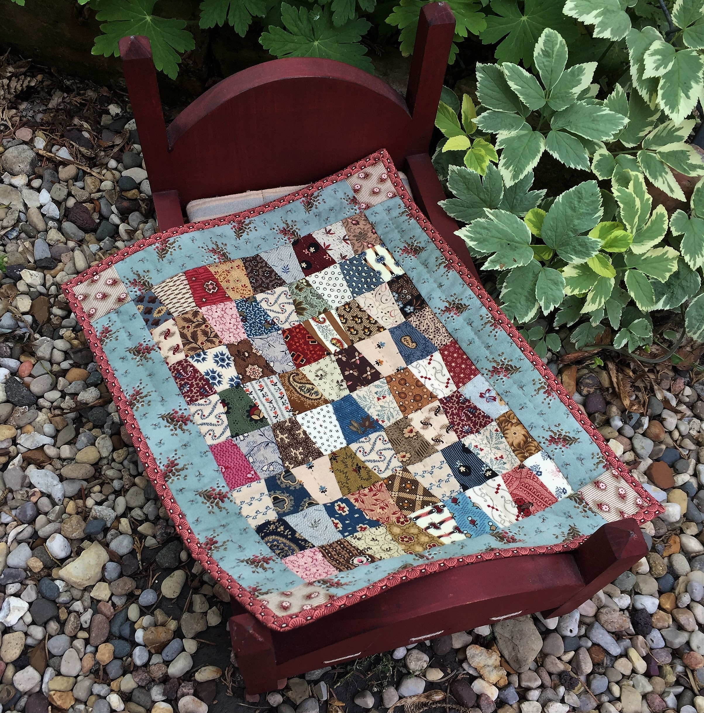 Small Quilt Pattern Thimbles Doll Quilt Etsy