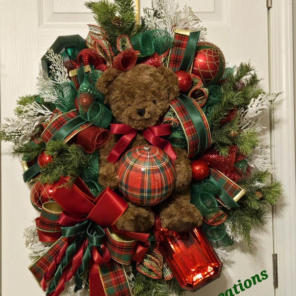 Holiday Three Bear Wreath