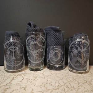 Personalisierte Sternzeichen Glas Tasse - Astrologie Zeichen Geschenk - 16 Unzen Bierdose Glas - 16 Unzen Pint Glas - 11 Unzen Whisky Glas - Benutzerdefinierte Geburtstagsgeschenk
