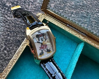 Vintage Invicta Disney Limited Edition Minnie Mouse Watch with Interchangeable Straps