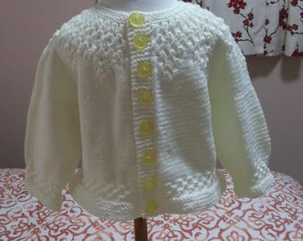 Pull pour bébé en tricot à la main avec empiècement imitation smocks