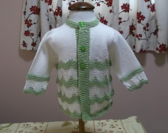 Pull tricoté à la main pour bébé et manteau pour bébé : laine mérinos, vert et blanc