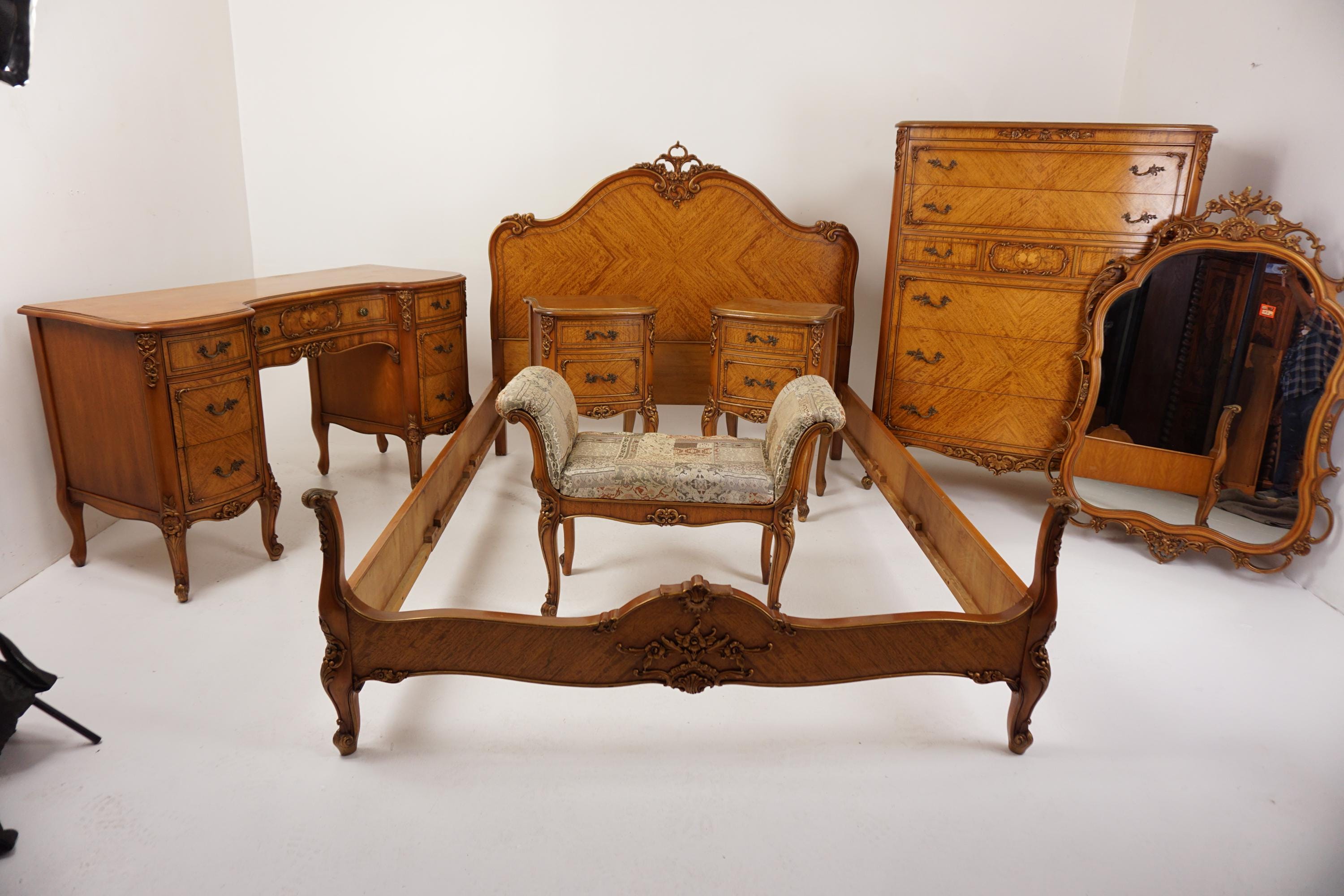 Antique French Style Satinwood and Burr Walnut Carved 7