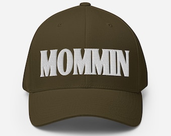 Gorra de sarga estructurada Mommin' / Gorra de béisbol para mamás / Gorra cerrada estética para mamás / Gorra Mommin / Gorra MOMMIN All Caps