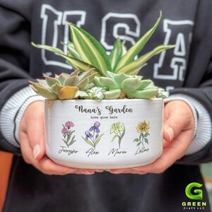 Personalized Flower Pot Grandma&#39;s Garden, Nana&#39;s Garden Plant Pot, Grandma&#39;s Gift, Birth Flower Mom Gifts from Daughter, Mothers Day Gifts